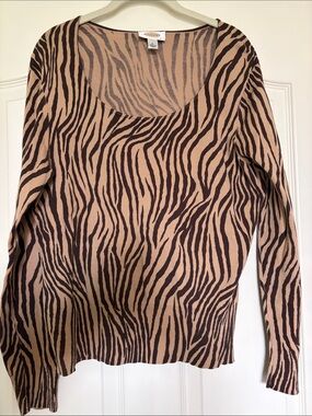 Talbots Brown & Tan Animal-Print Long Sleeve light sweater Sz L M? Scoop neck